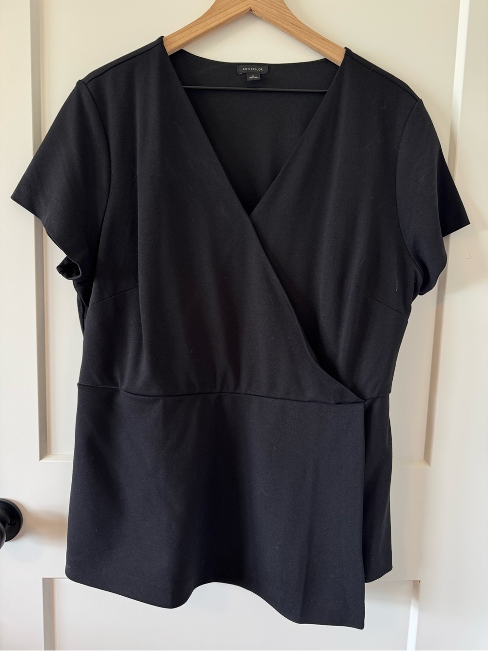 Ann Taylor Black Faux-Wrap Short Sleeve Top with Peplum Hem Size XL